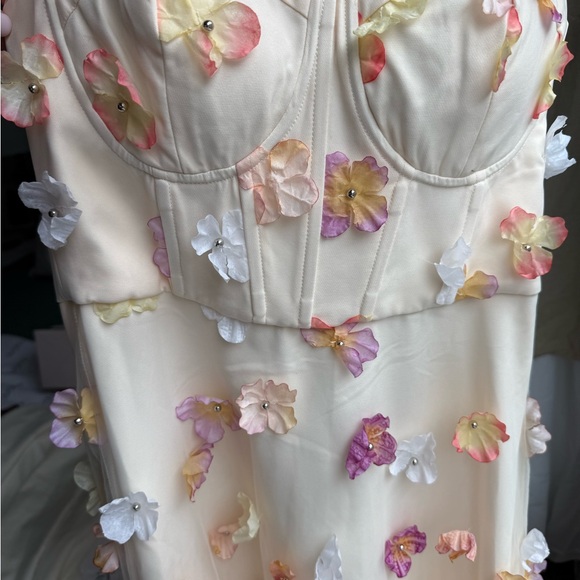 Elliatt Multi-Color Floral Maxi Dress - Picture 4 of 4